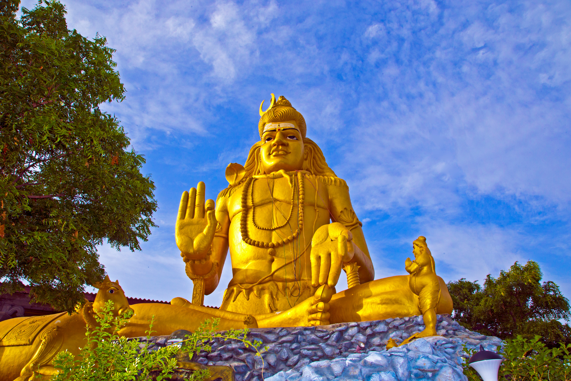 The statue of Shiva in the Koneswaram Temple in Trincomalee, Sri Lanka